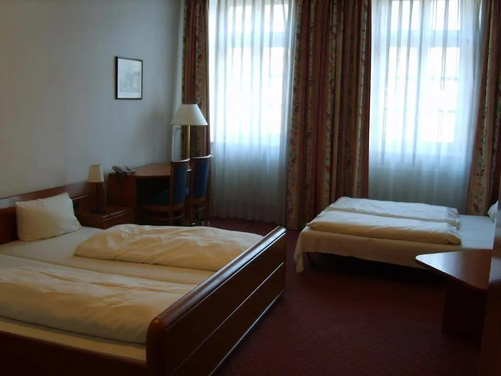 Vier Jahreszeiten Heidelberg Otel