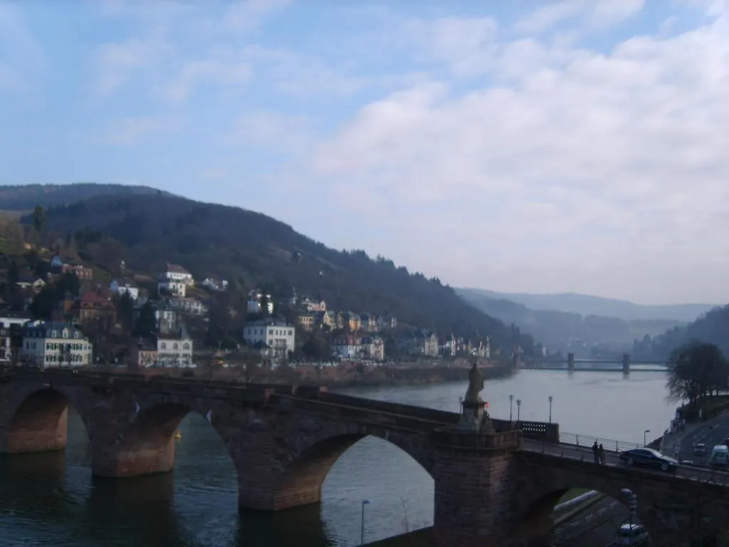 ** Otel Vier Jahreszeiten Heidelberg Almanya